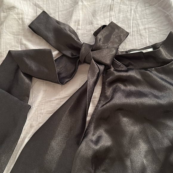 Urban Outfitters • Black Polyester Halter Blouse - Picture 2 of 7